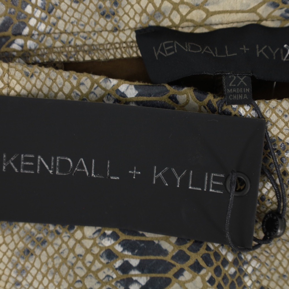 Kendall + Kylie Snakeskin Print High Rise Tapered Pants Zip Size 2X NWT - Picture 8 of 9